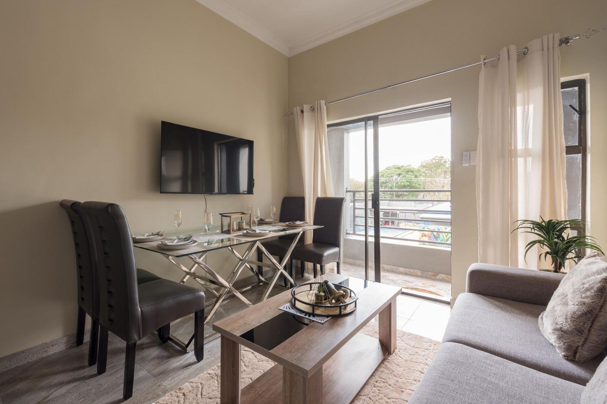 Evans Village - Apartments & Spa 요하네스버그 외부 사진