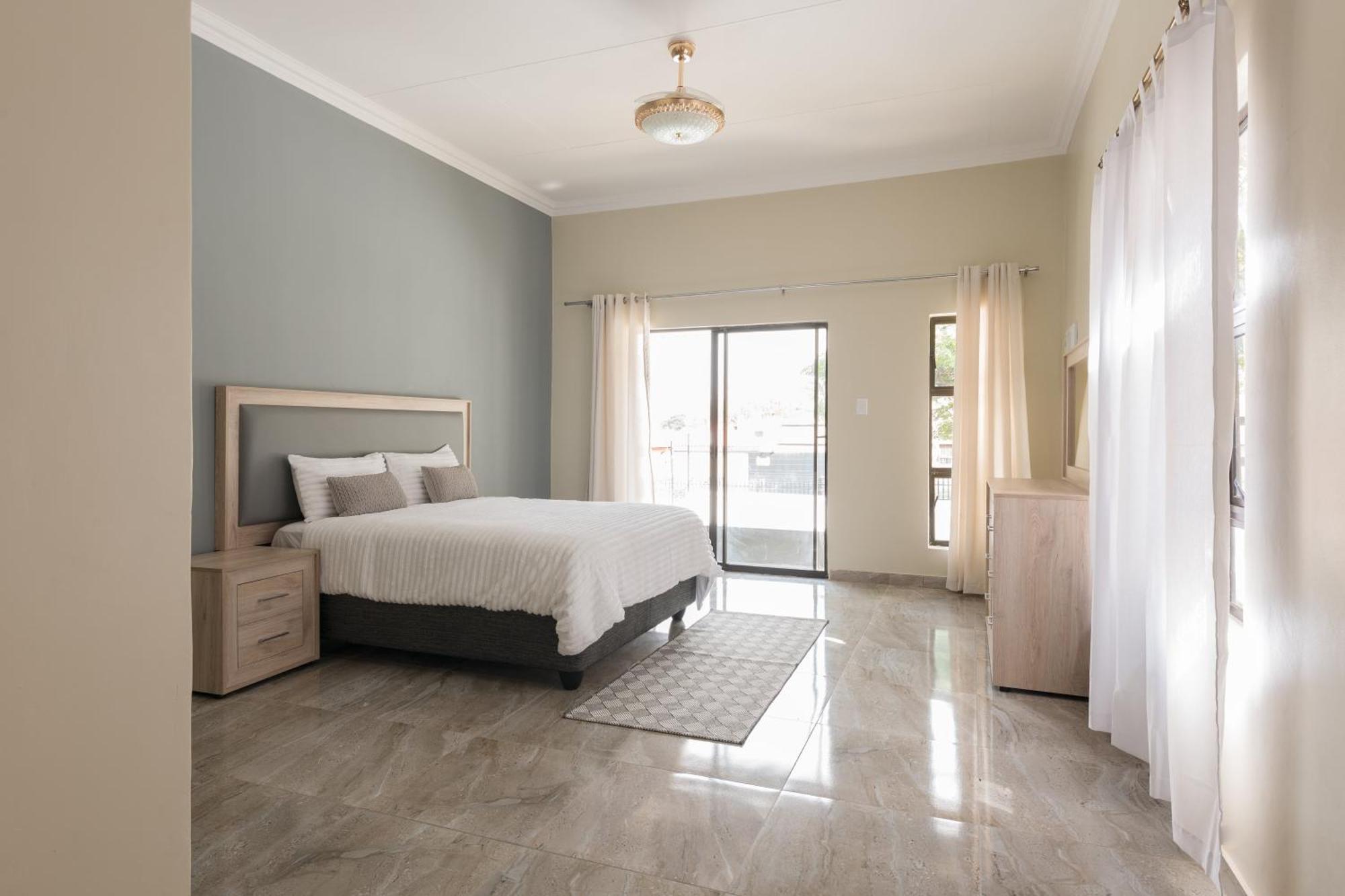 Evans Village - Apartments & Spa 요하네스버그 외부 사진