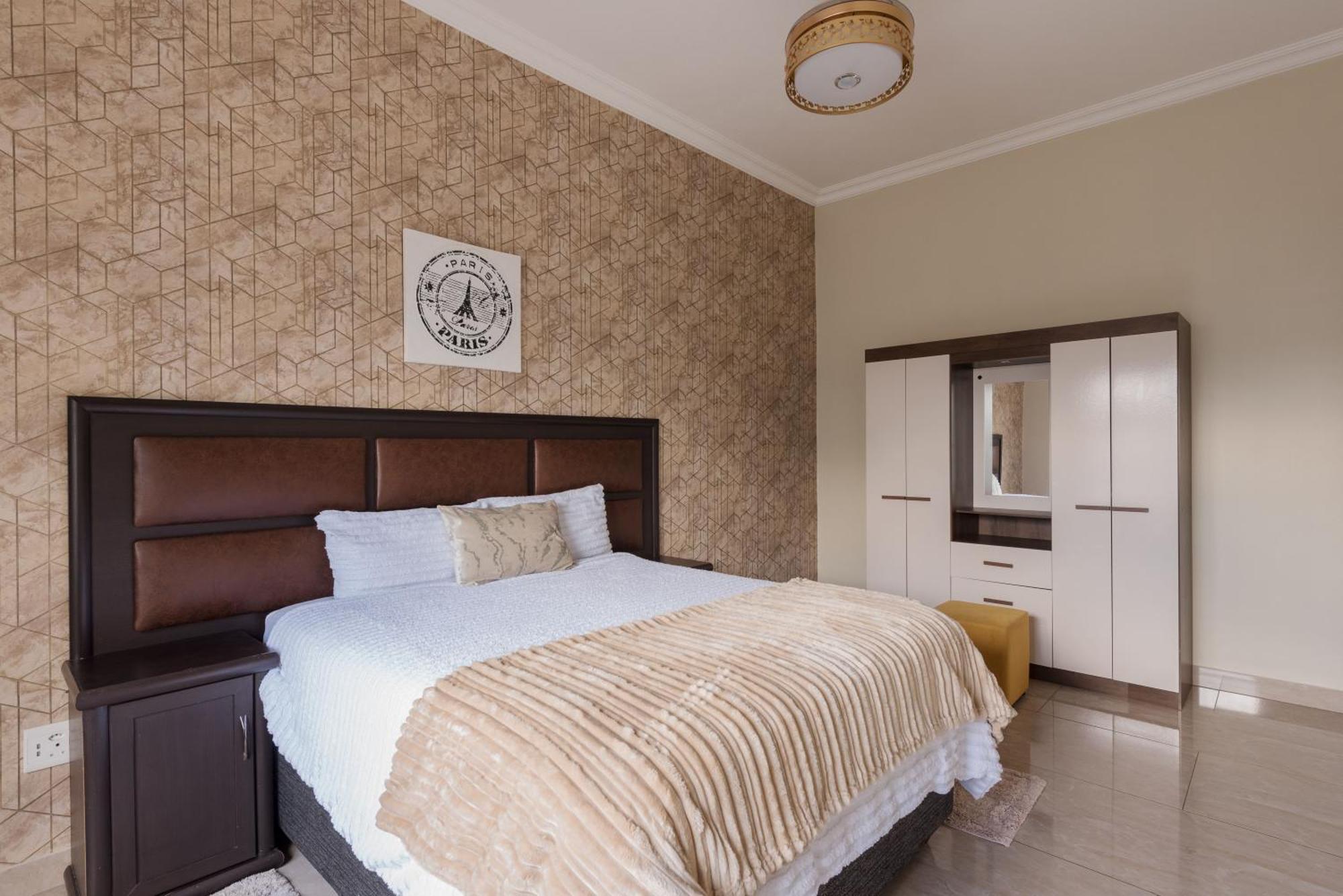 Evans Village - Apartments & Spa 요하네스버그 외부 사진